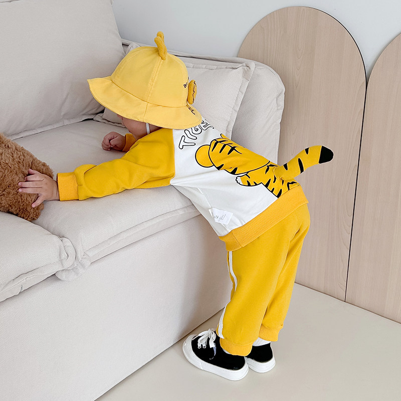 婴儿秋装套装超萌可爱男宝宝小老虎衣服男童春秋季两件式外出两件