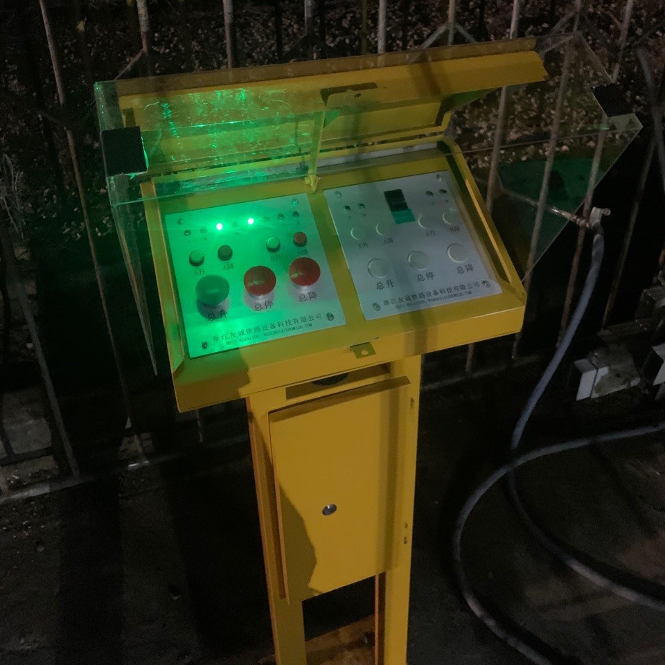 铁路道口专用不锈钢斜面操作台