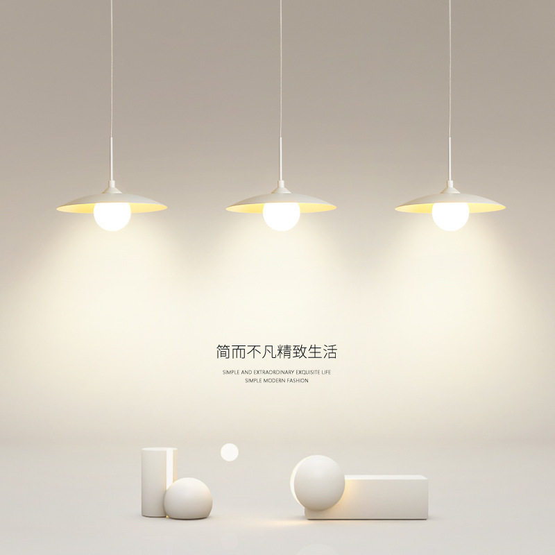 北欧餐厅吊灯三头2026年新款现代简约客厅家用吧台灯餐桌饭厅灯具