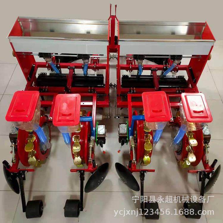 四轮车带黄豆播种机农用谷子铺膜点播机新款高粱种植机花生精播机