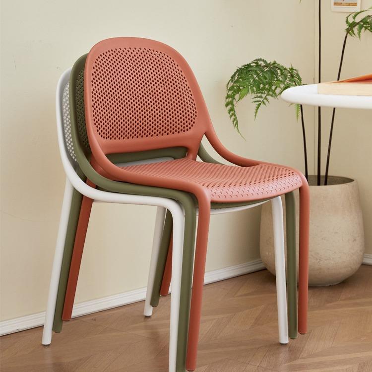 北欧塑料椅子家用加厚靠背椅镂空户外阳台休闲餐椅可叠放塑料凳子