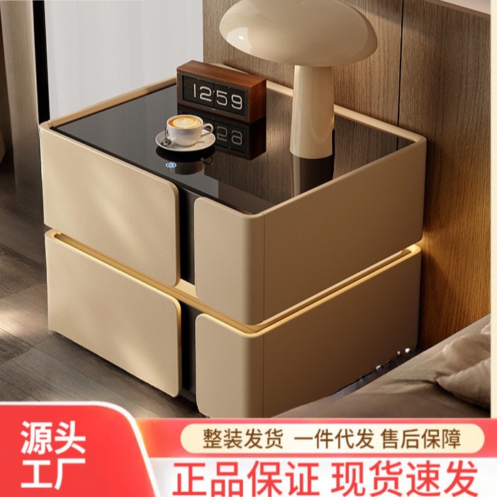 黑色床头柜带灯2025新款轻奢高级感家用卧室设计感小众实木床边柜
