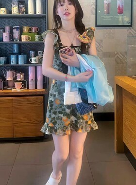 reformatio*法式田园短裙 2022年早春新款方领荷叶边碎花连衣裙女