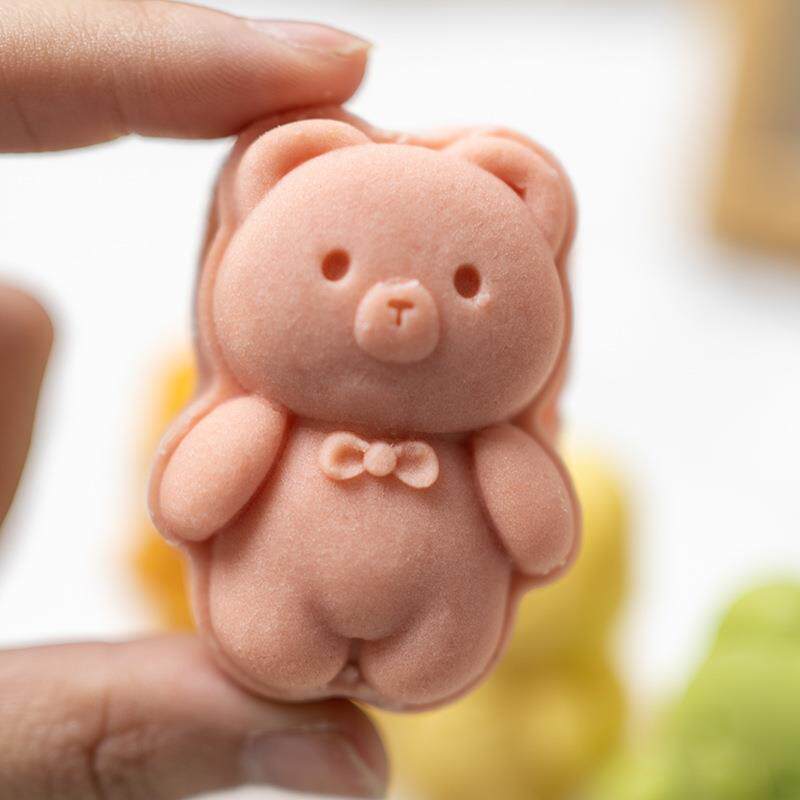 新日期卡通小熊绿豆糕传统