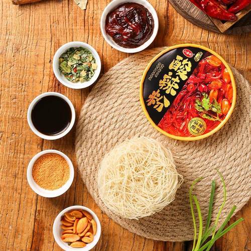 新货小香厨甄选黑金酸辣粉