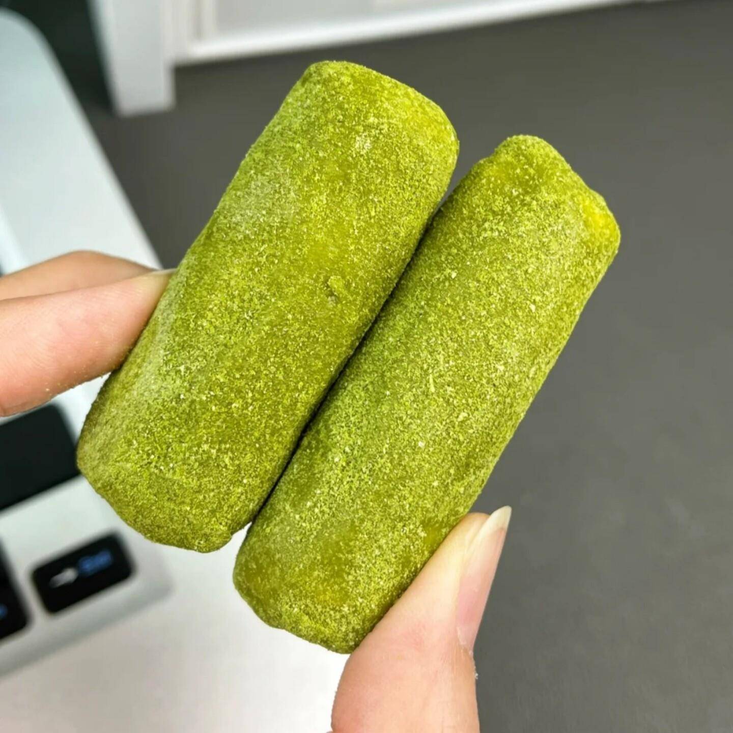 新货抹茶奶酥脆皮奶酥牛轧咸蛋黄奶酥蛋卷仔拉丝奶酥饼干下午茶点