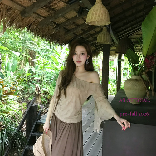 AS OFFICIAL-自留上镜美出新高度3色法式晕染斜肩荷叶边小衫28596