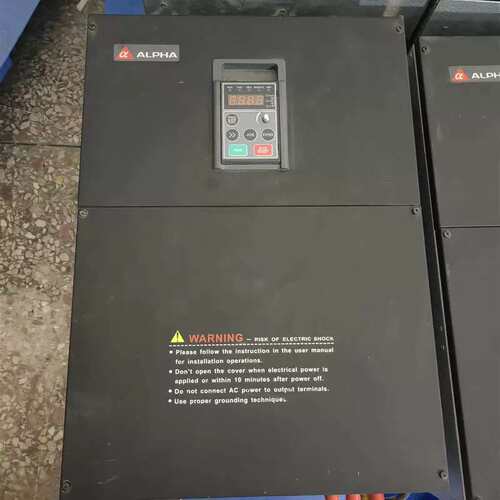 议价库存闲置四台变频器型号 ALPHA 6000E-30