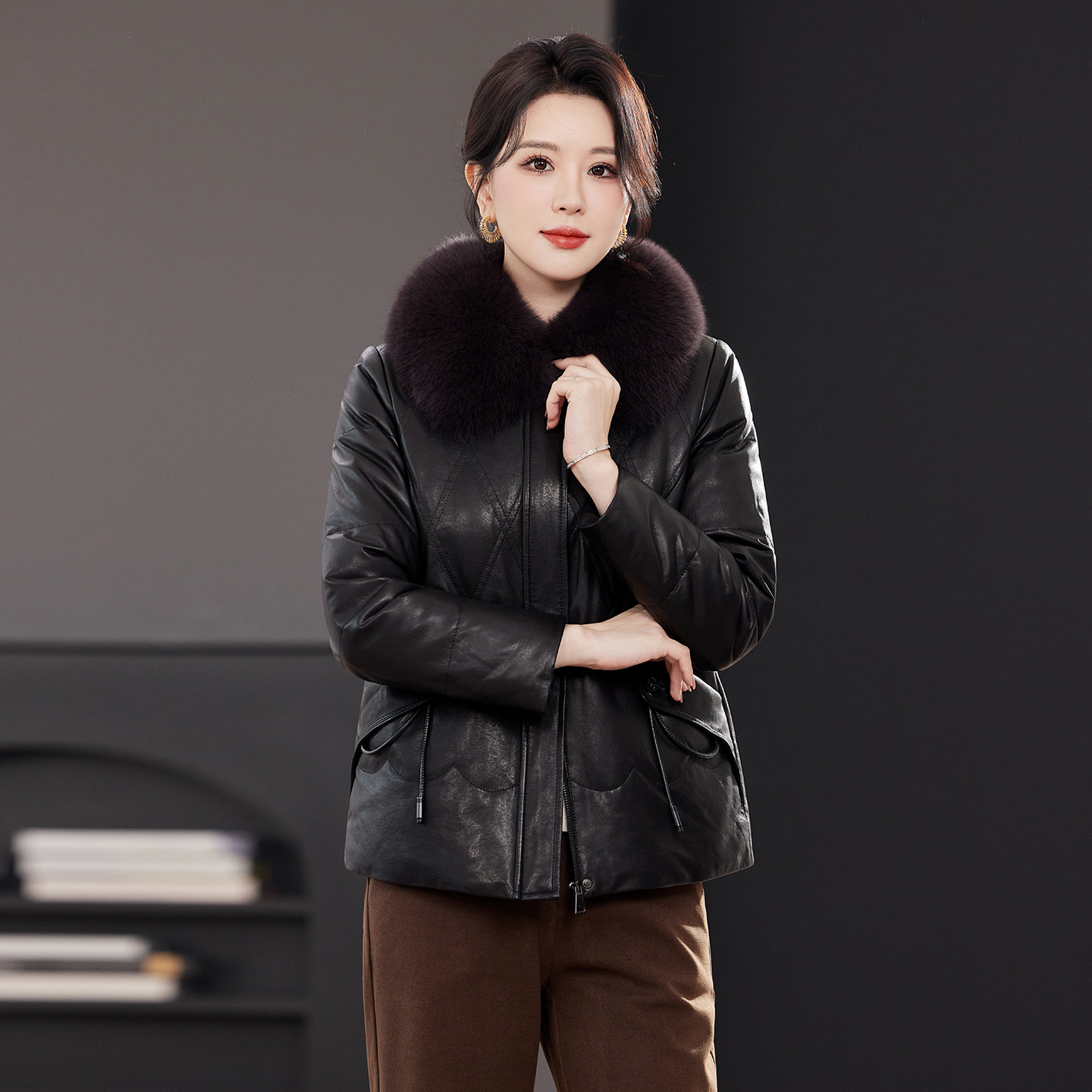 海宁新款真皮羽绒服女短款狐狸毛小个子羊皮休闲韩版外套狐狸毛领