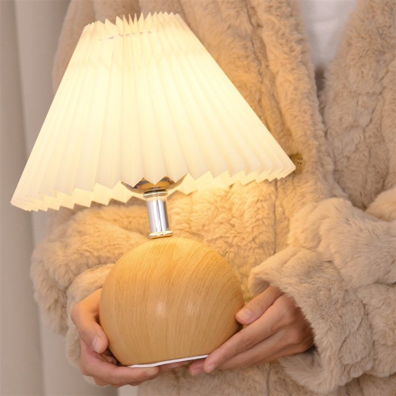 奶油风台灯卧室床头灯复古百褶温馨浪漫桌面装饰氛围感小夜灯,家装灯饰光源,装饰台灯,淘宝优惠券,粉丝福利购,淘宝优惠卷