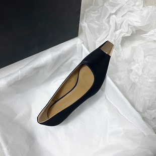 白色高跟鞋女细跟高l级感2024新款气质中跟金属法式晚风方头单鞋