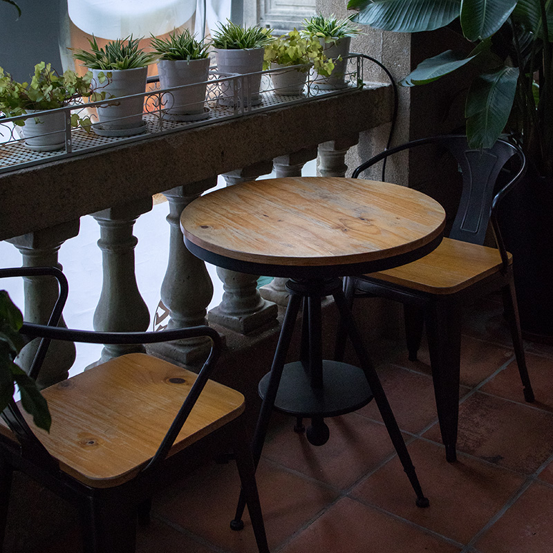 美式铁艺休闲桌椅组合简约复古酒吧咖啡馆阳台升降实木迷你小圆桌