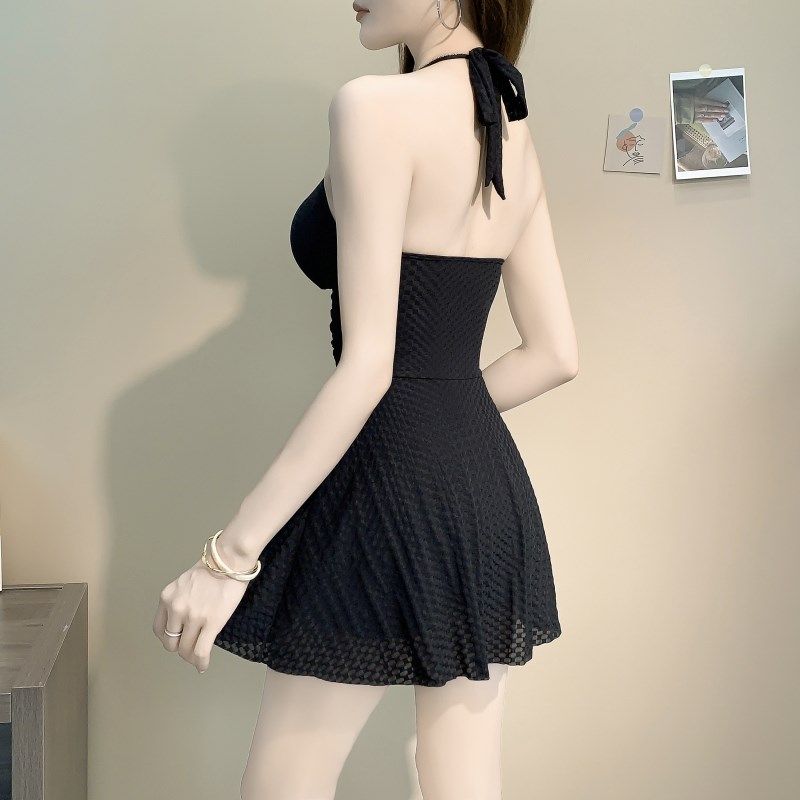 连体泳衣女士夏季新款黑色挂脖微胖大码遮肉显P瘦平角裙式保守泳,运动/瑜伽/健身/球迷用品,连体泳衣,淘宝优惠券,粉丝福利购,淘宝优惠卷