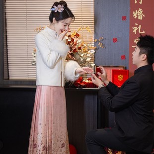 新中式小个子秋冬新款粉色马面裙订婚礼服新娘结婚汉服敬酒服套装