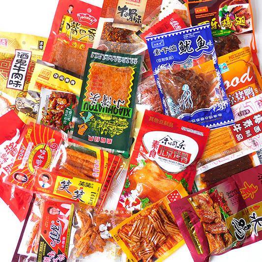 现货辣条大礼包麻辣辣片90后儿时怀旧网红零食品小吃批搭混合装一