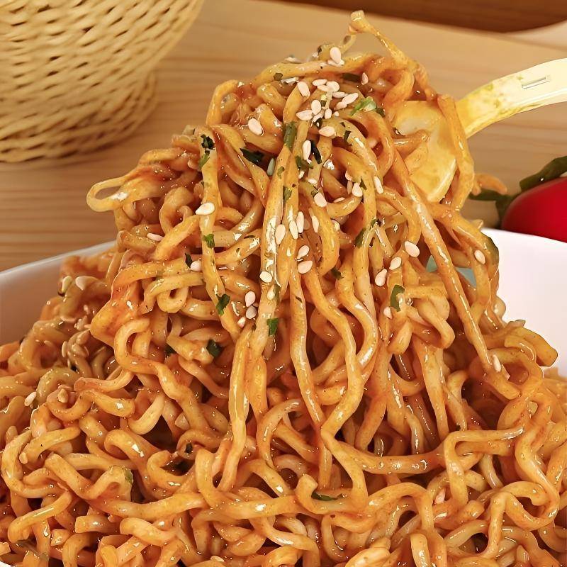 现货麻酱方便面鸿四方麻酱拌面桶装方便面卤香牛肉味速食泡面177g