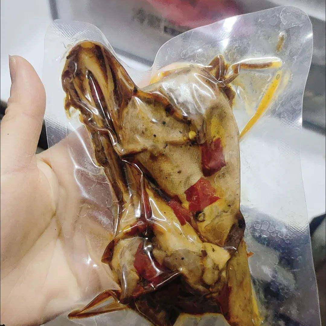 现货湘歪歪麻辣鸭头真空香辣零食即食 麻辣零食卤肉食品开袋即食