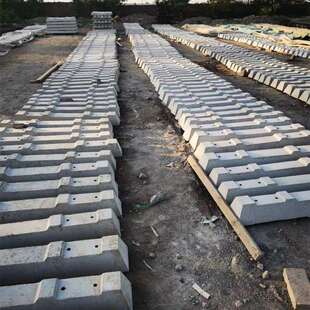 铁路水泥轨枕固定铁路轨道用U型环固定水泥轨枕火车轨道水泥枕