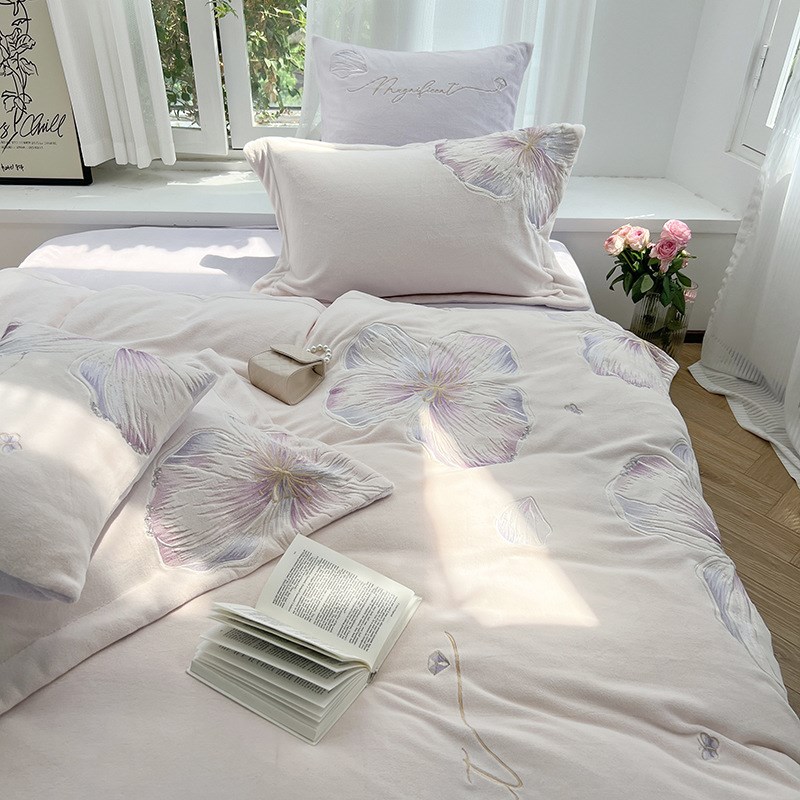 A类全消光绣花牛奶绒四件套加厚防静电冬季纯色刺绣保暖套件