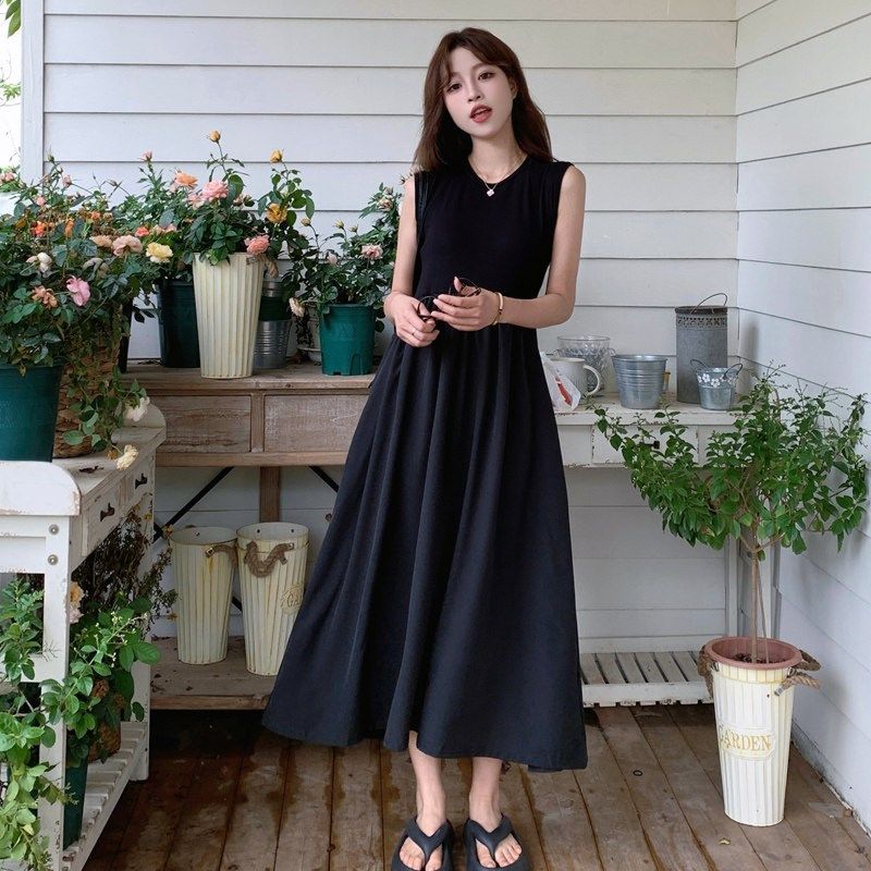 赫本风茶歇法式黑色吊带背心连衣裙女2025新款夏季气质长裙