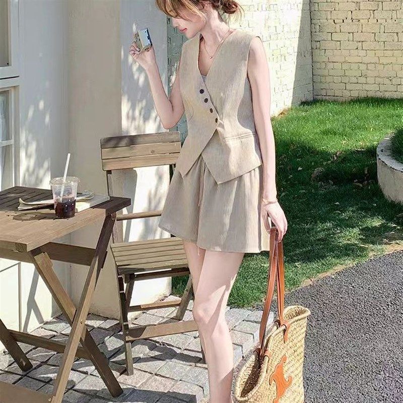 亚麻马甲夏季短裤套装两件套时尚休闲2025新款无袖西装