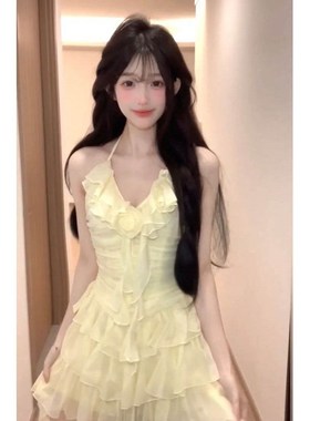 韩系甜美黄色荷叶边吊带连衣裙女夏季新款度假绝美不规则蛋糕裙子