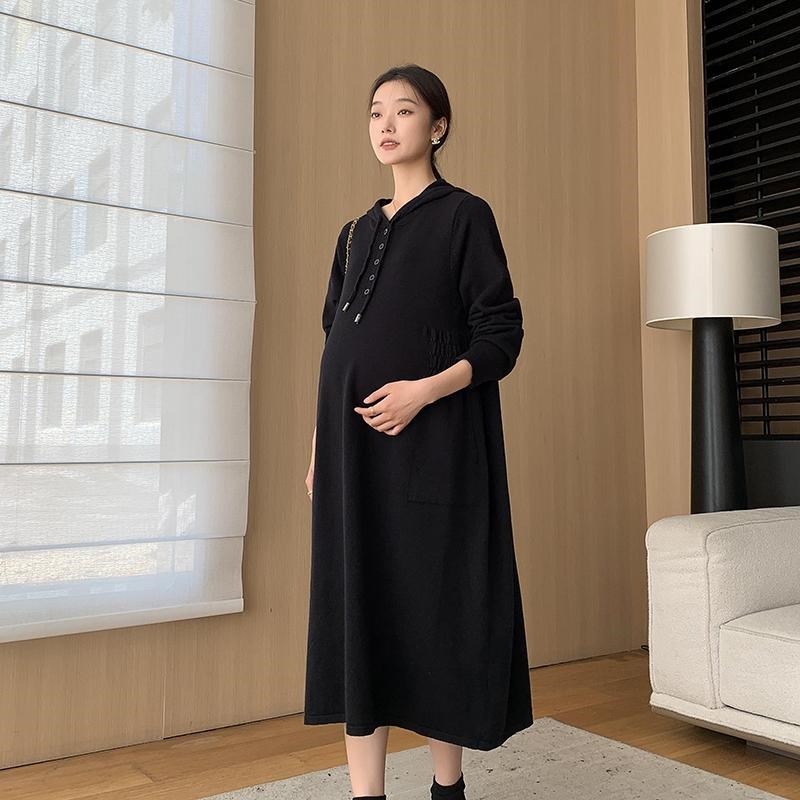 孕妇针织连衣裙秋冬2024新款大码显瘦秋季孕妇装秋装毛衣裙中长款