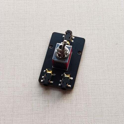 音频切换器二进一出3.5mm音源转换开关一分二分线器声音无损快切