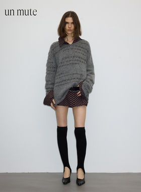 UN MUTE25FW 绵羊毛马海毛混纺不规则挑洞镂空设计卷边针织衫