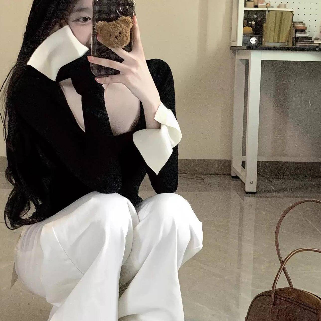纯欲辣妹性感显胸上衣女秋冬喇叭袖针织打底衫内搭名媛小香风毛衣