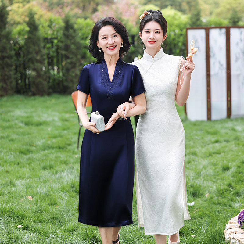 喜婆婆婚宴装蓝色旗袍高端年轻妈妈敬酒服结婚礼服2025新款连衣裙
