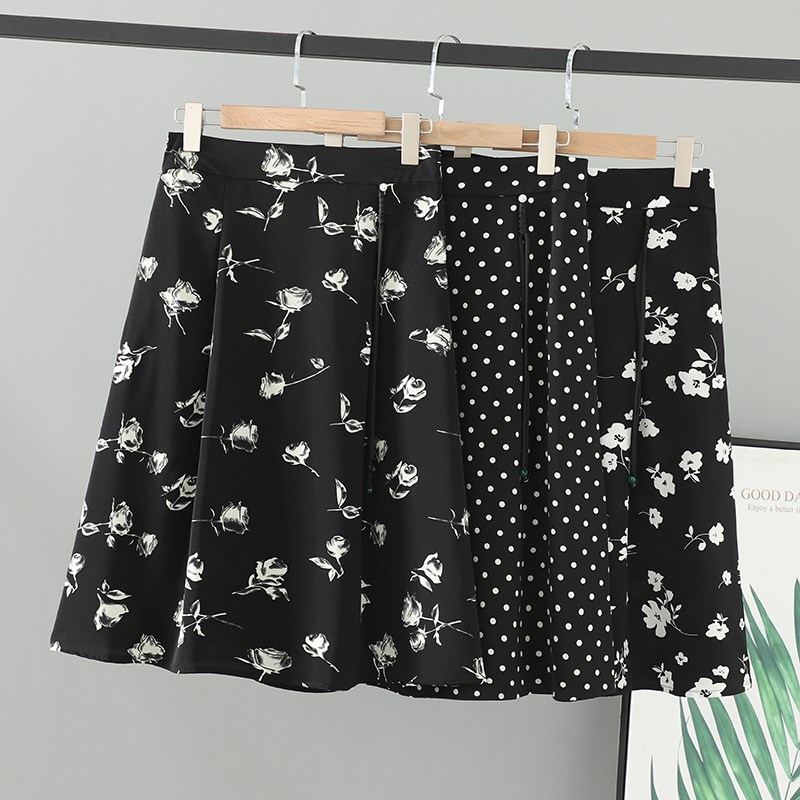 大码女装新款夏装胖妹妹减龄A字裙200斤洋气中裙小Y碎花五分裙女