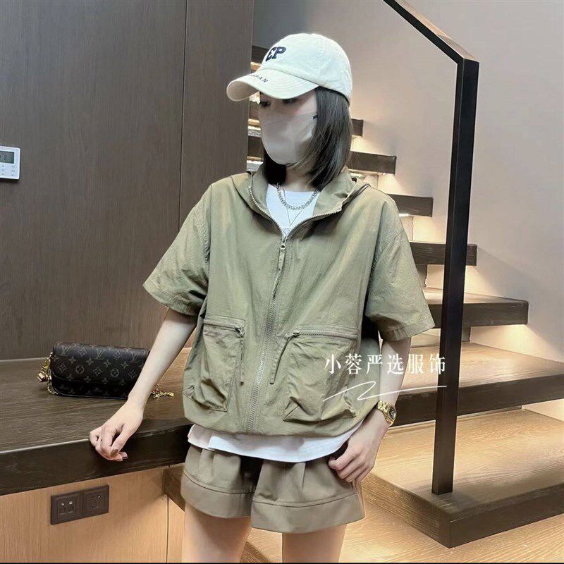 防嗮衣女夏季短袖连帽防晒冲锋衣休闲宽松美式机能薄款工装短外套