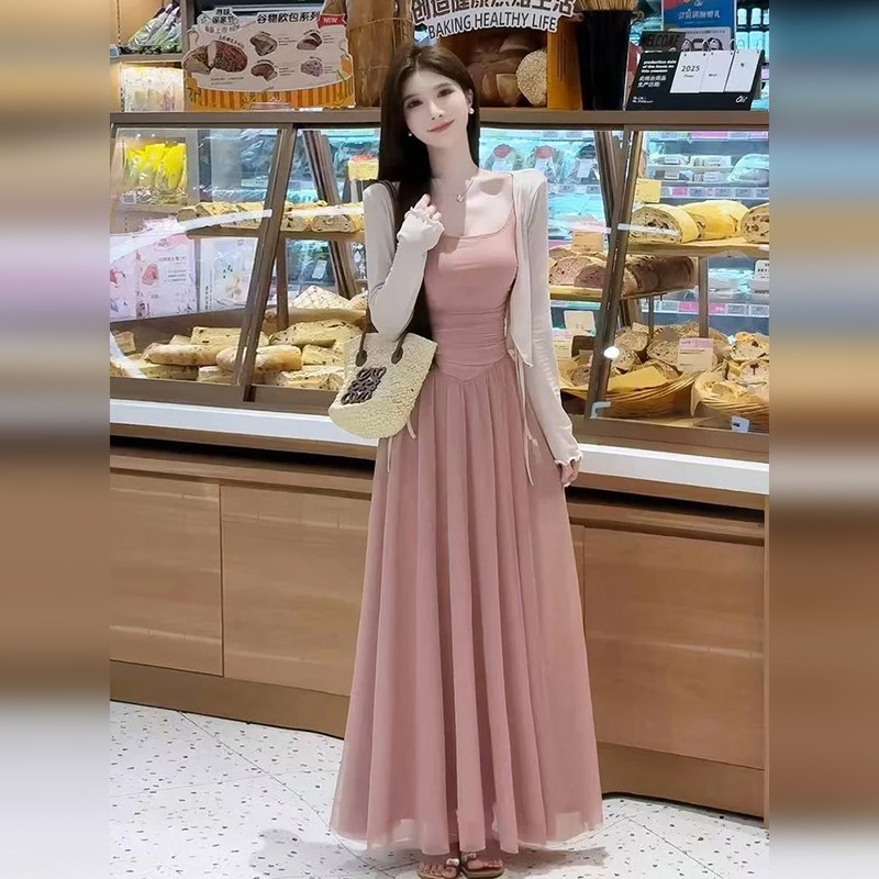 粉色吊带连衣裙子女夏季2025新款开春韩系穿搭绝美长裙套装高级感