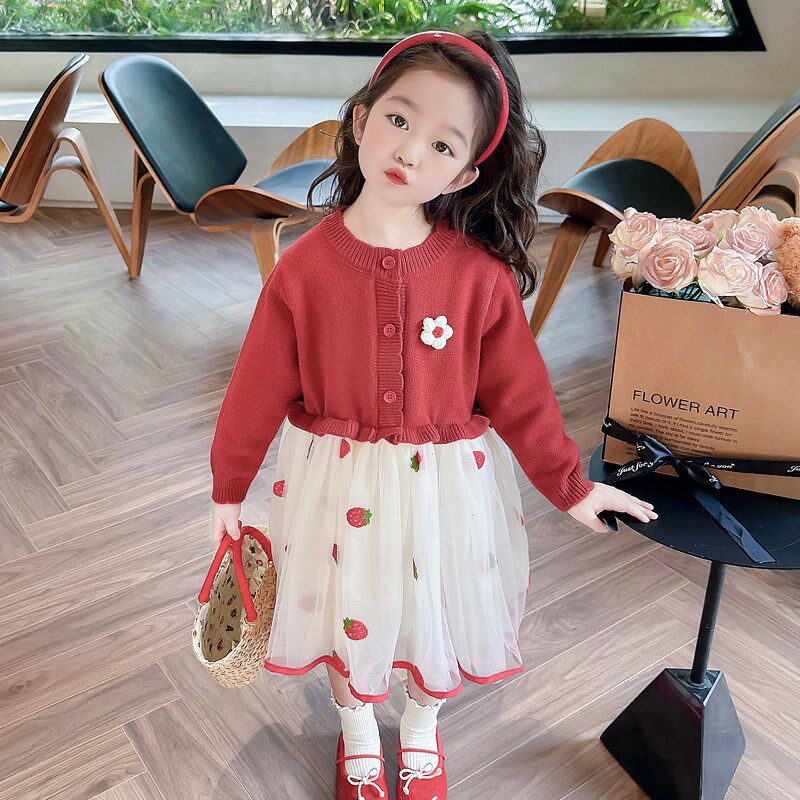 女童草莓针织连衣裙春季洋气宝宝公主裙子儿童时髦春秋款童装纱裙