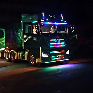 解放J货车装 中网导流罩七彩跑马流光霹雳游侠灯遥控 饰改装