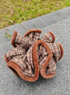 【秋冬栗子色】咖格纹丝绒边大肠发圈复古氛围感慵懒风发绳头饰女