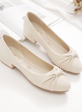 粗跟单鞋女202k5新款春秋百搭浅口女鞋软底软皮豆豆鞋中年妈妈鞋