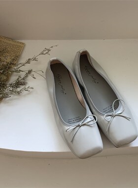 平底方头红色豆豆单鞋女鞋子2024新款春秋季晚R晚温柔奶奶通勤瓢