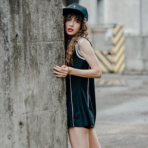 闪光少女 分体泳衣女保守显瘦C遮肚学生新款三件套运动游泳装