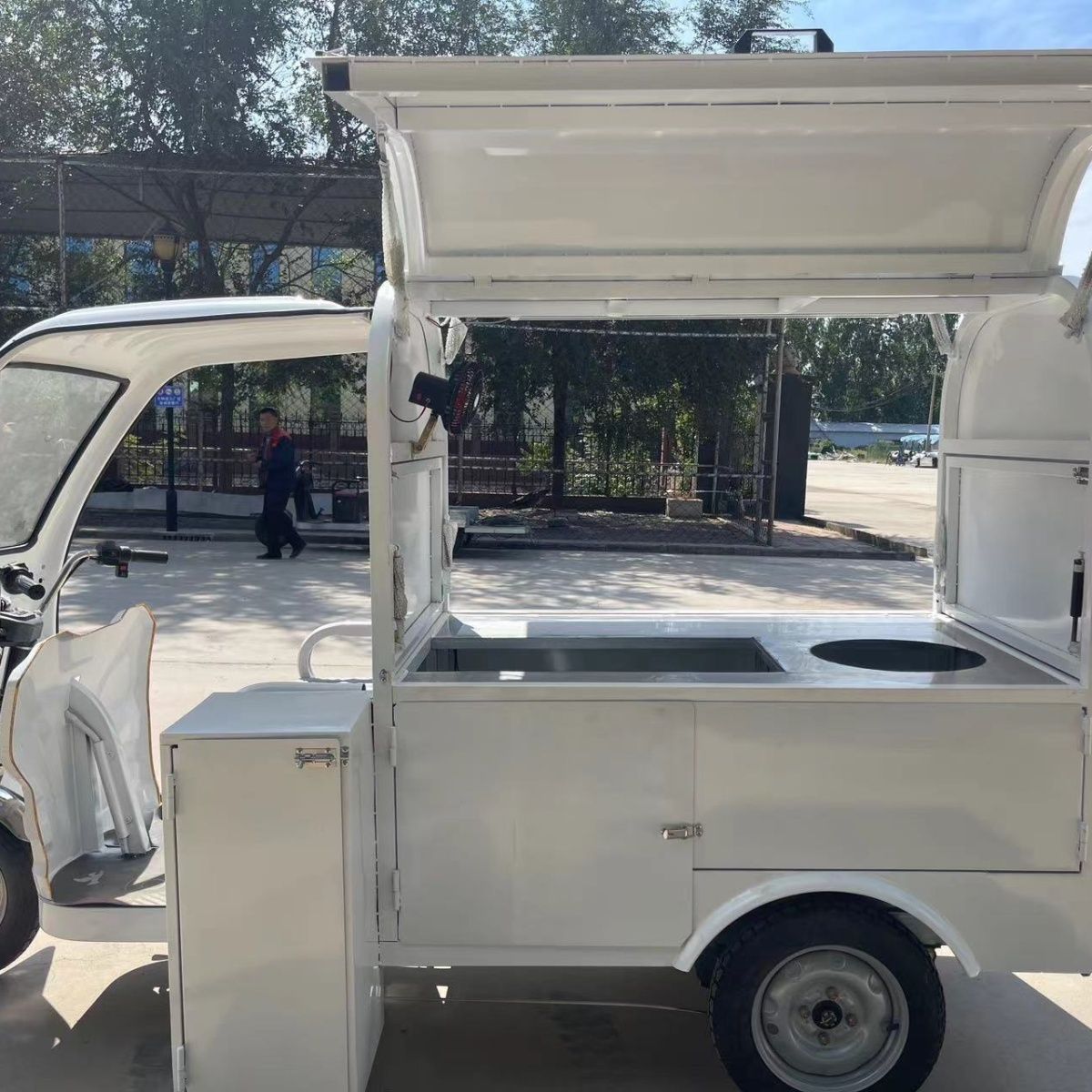 电动三轮车三轮多功能餐车移动流动摆摊早餐炸串卤味烧烤夜市小吃