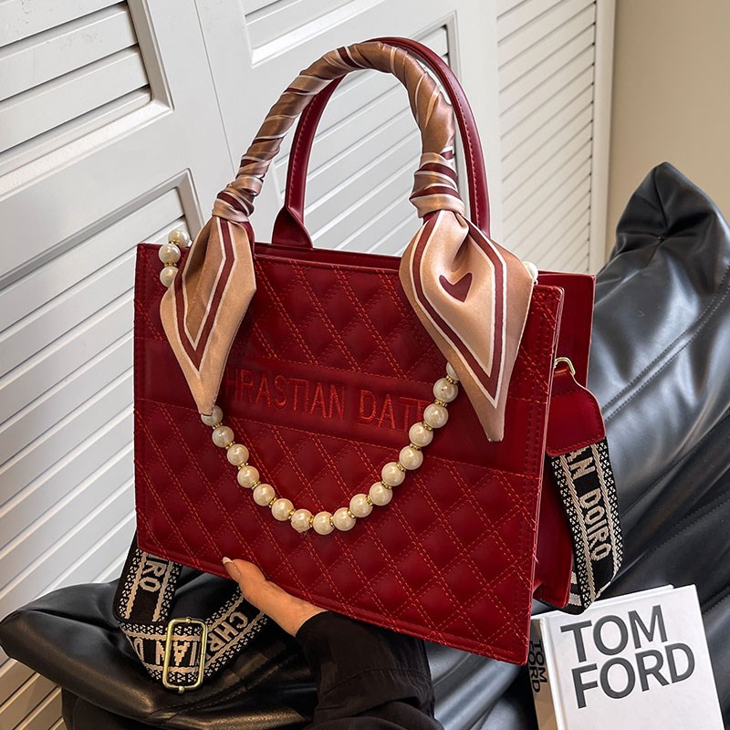 婚礼红色大容量包包女2023新款潮结婚新娘包质感手提单肩斜挎婚包