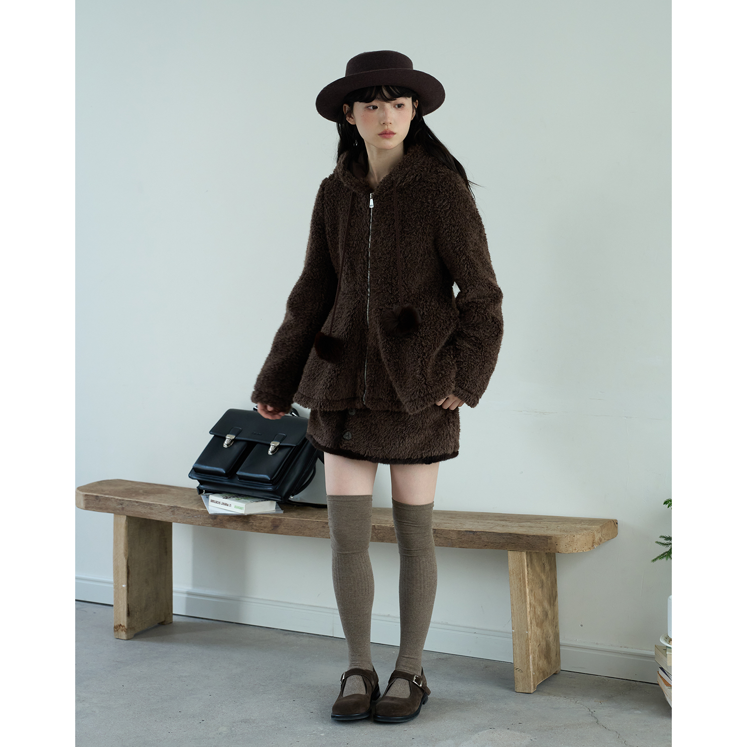 【10.31 新品限时85折】aww ·连帽球球荷叶边拉链外套/包臀裙