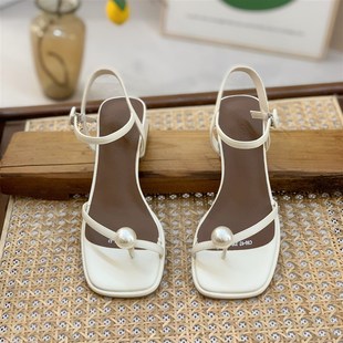 套趾凉鞋a女2023年夏季新款夹趾珍珠一字带粗跟中跟仙女风方头凉