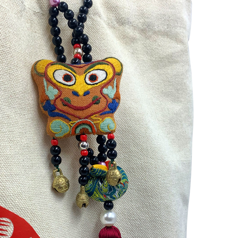 庆阳香包虎年手工刺绣民族风包包汽车挂件中草药十二生肖伴手礼