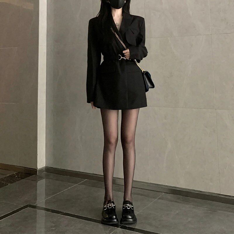 高级设计感温柔风黑色西装外套女气质韩系轻熟小个子收腰西服上衣