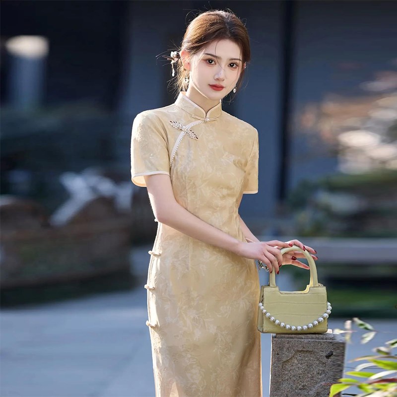 黄色新中式国风文艺复古旗袍2025年新款春夏年轻款少女连衣裙送考