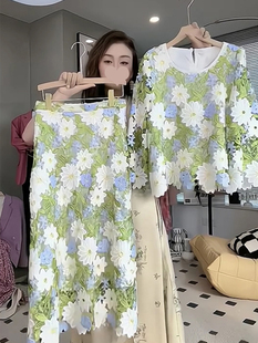 高级感洋气减龄气质别致独特两件套裙子 裙女夏季 法式 蕾丝花朵套装