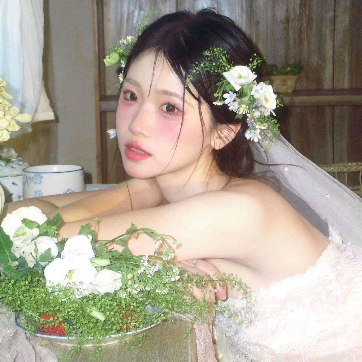 新娘新款发饰造型森系花朵饰结婚婚纱写真配饰礼服简约发夹绿色