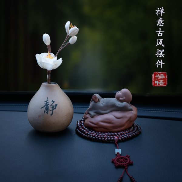 车内饰品摆件2024新款禅意小和尚古风创意中控台车载香薰装饰品男